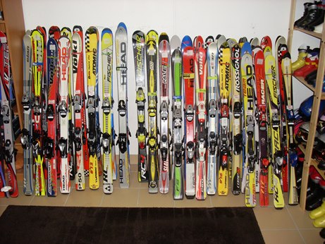 Riesige Skiauswahl